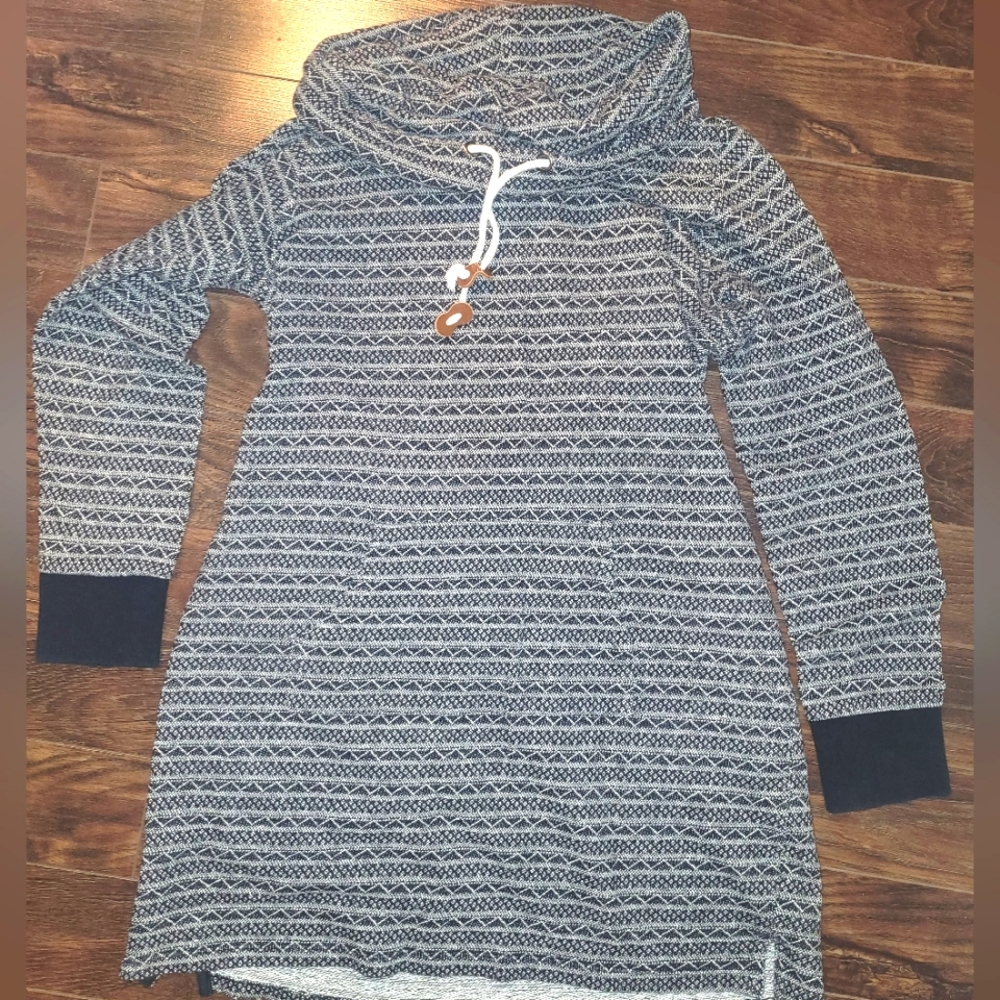 Wide neck sweater